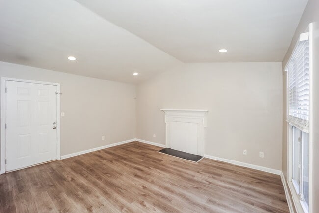 Photo - 5380 Forest Downs Cir