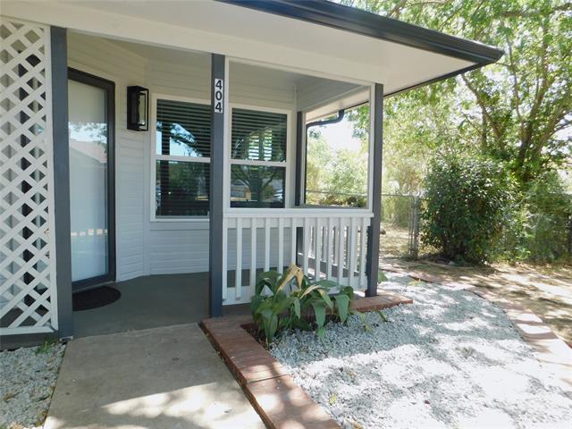Photo - 404 Woodson Cir