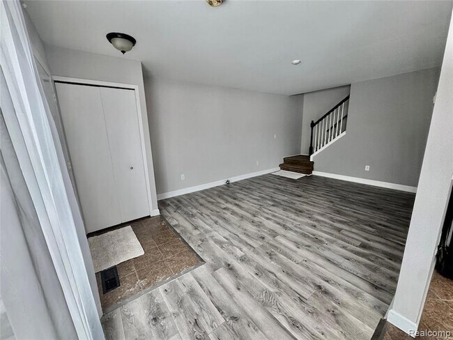 Photo - 41070 Southwind Dr