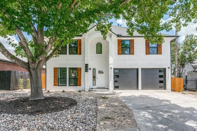 Building Photo - RENOVATED, CONTEMPORARY HOME IN PARKSIDE