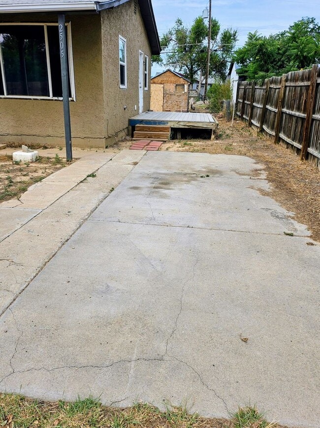 Photo - ALL PROSPECTIVE TENANTS MUST SUBMIT A $58 ...