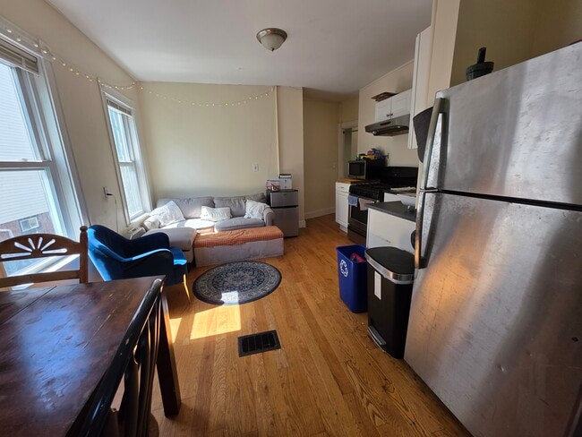 43 Teele Ave