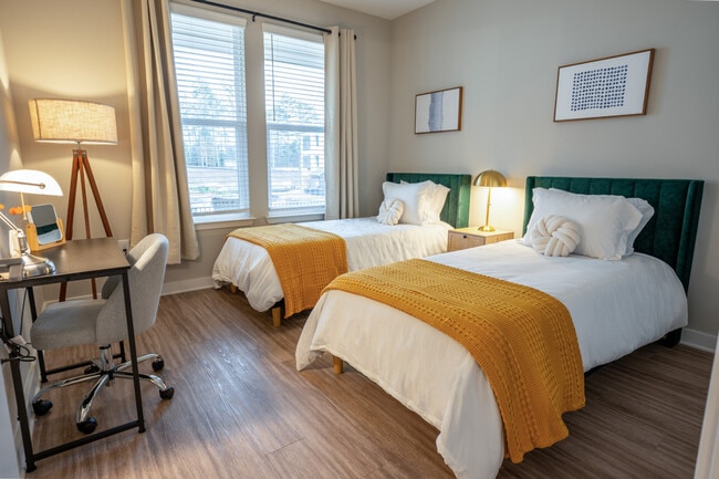 Photo - 110 Addison Rd Unidad ID1223264P