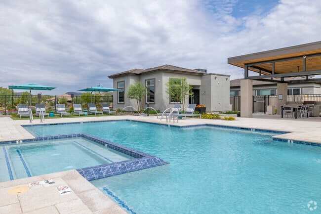 Piscina estilo resort - Avilla Vista Norte