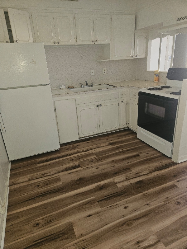 Photo - 414 E Avenue A Unit 200