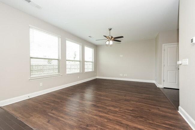 Photo - 1005 Keeneland Dr