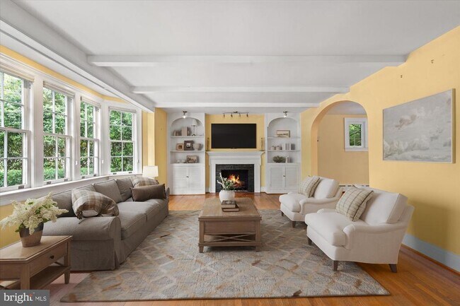 Photo - 4613 Langdrum Ln