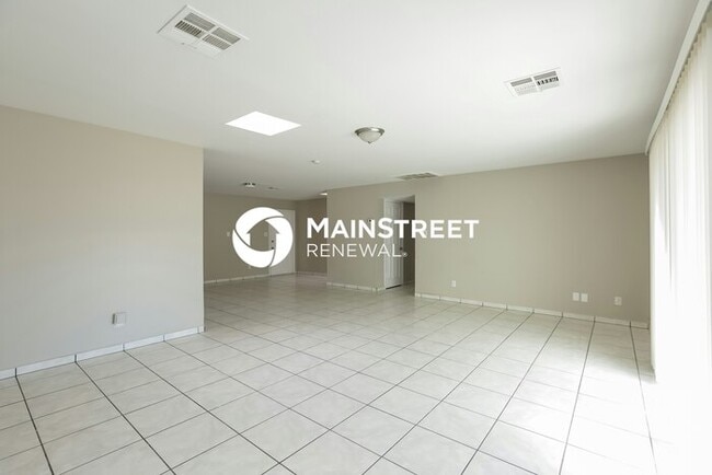 Photo - 4 Bedroom Pet-Friendly Home in Phoenix, AZ with Main Street Renewal