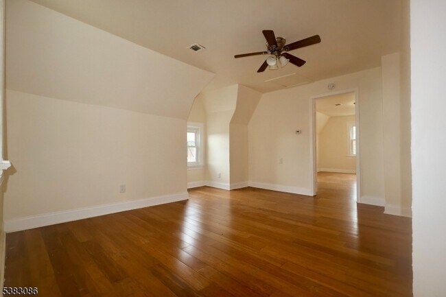 Photo - 34-36 Hedden Terrace Unit 3 Unidad 3