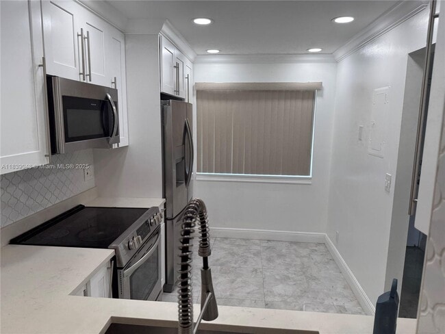 Photo - 3571 Inverrary Dr Unit 403