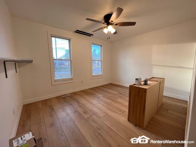 Photo - 905 SE 9th St