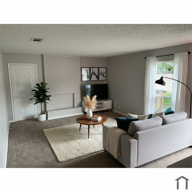 Photo - 501_Three Outsider Unit B