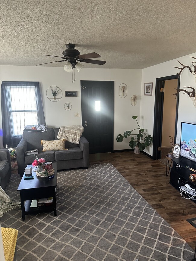 Photo - 737 N King St