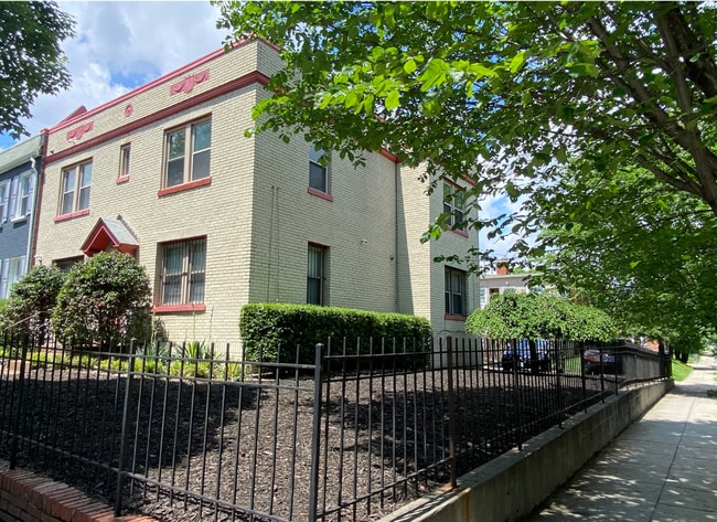 Building Photo - 1618 Isherwood St NE Unit 1 Rental