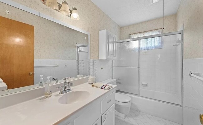 Photo - 813 NE 86th St