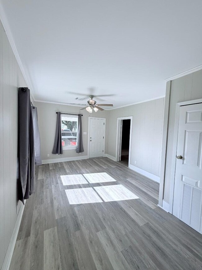 110 Loraine St