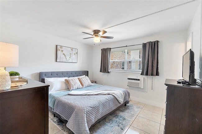 Photo - 3230 NE 13th St Unit 102