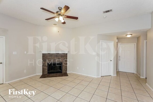 Photo - 1000 High Crest Dr