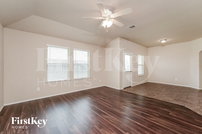 Photo - 1800 Arbordale Way