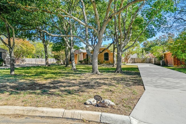 Photo - 8615 Traciney Blvd Casa