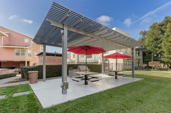 Photo - The Lexington Apartments