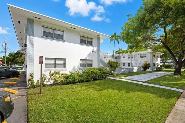 Building Photo - 3501 Van Buren St Unit 15