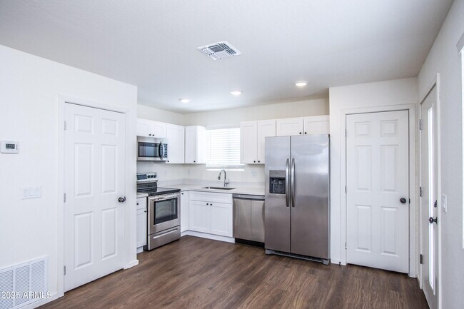 Photo - 2525 W State Ave Unit F