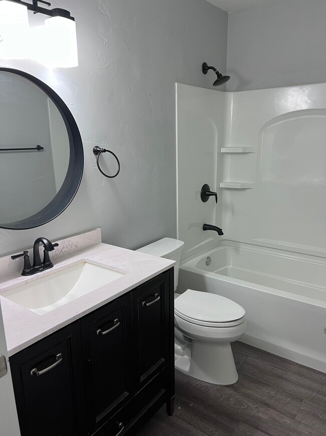 Baño principal - 1606 Indiana Ave Unidad 1606A