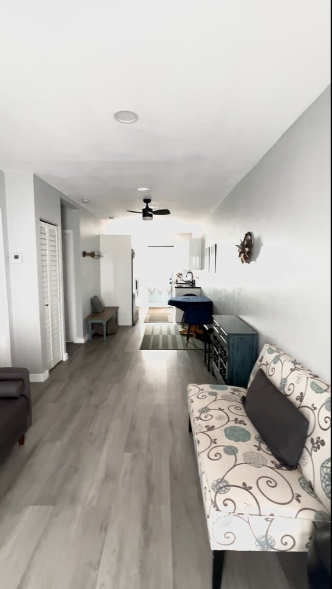 Photo - 2820 SW 1st St Unidad 2820 Room B