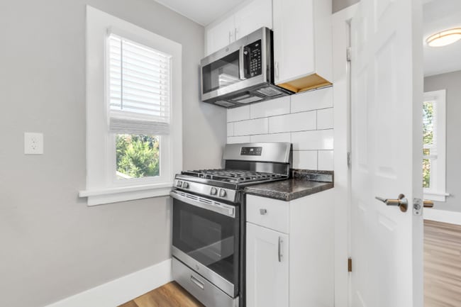 1219-1219 12th St Unit 17