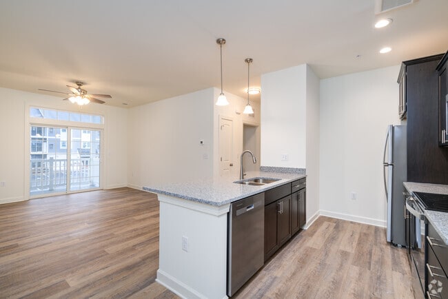 1BR, 1BA - 924SF Kitchen