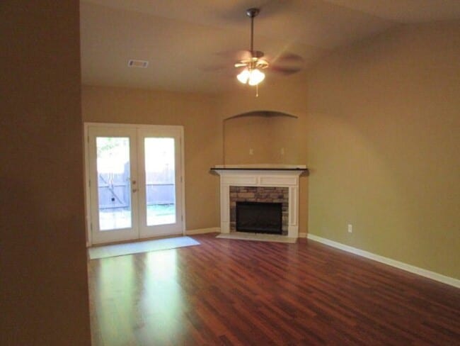 Building Photo - 3BR 2BA Townhome off Wrightsboro Rd.