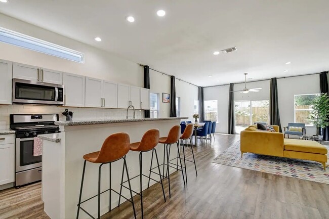 1618 Dakota St