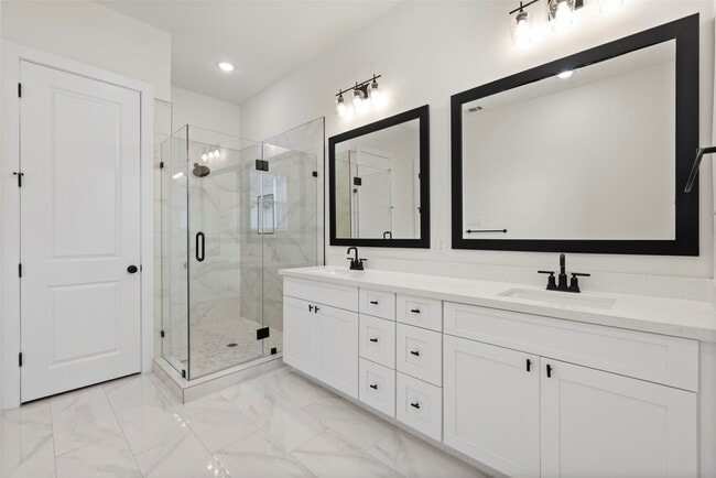 Photo - 1406 W 21st St