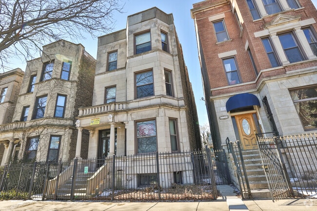 Building Photo - 1542 N Oakley Blvd Unit 2 Rental