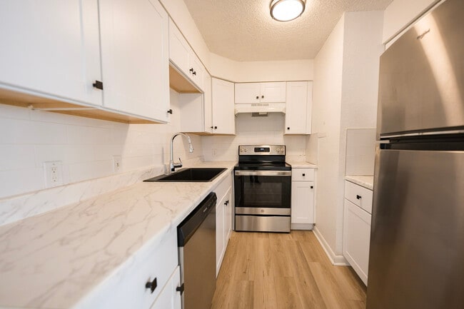 Building Photo - Quitman Grove Apartments