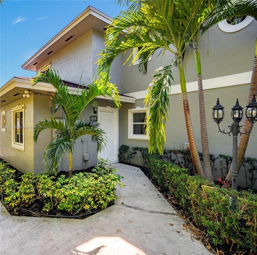 Photo - 1323 NE 5th Ave (Fort Lauderdale, FL)