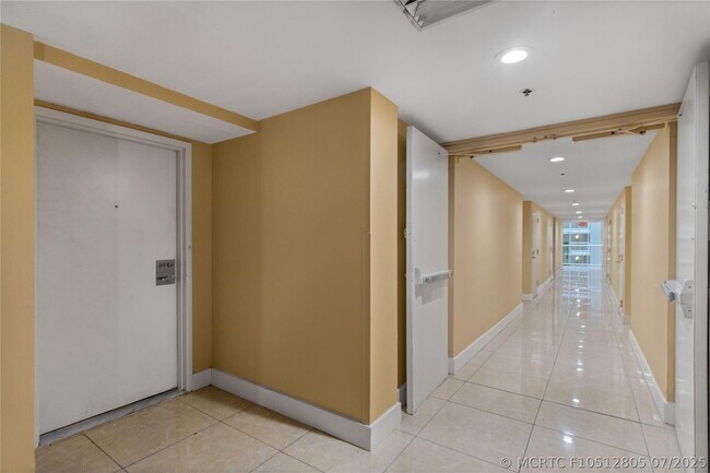 Photo - 1717 N Bayshore Dr Unit 3040