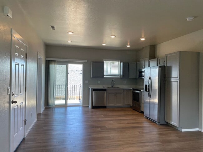Photo - Newer-Very Nice 2 Bedroom 1 Bath Upstairs Apartment****HALF OFF FIRST FULL MONTHS RENT******Pet F...
