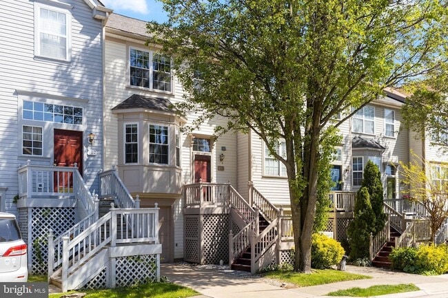 Photo - 104 Frazer Dr