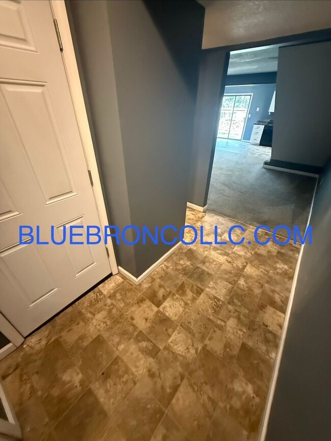 Photo - 128 SW Oxford Pl