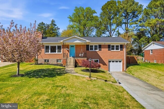 Building Photo - 810 Venice Dr