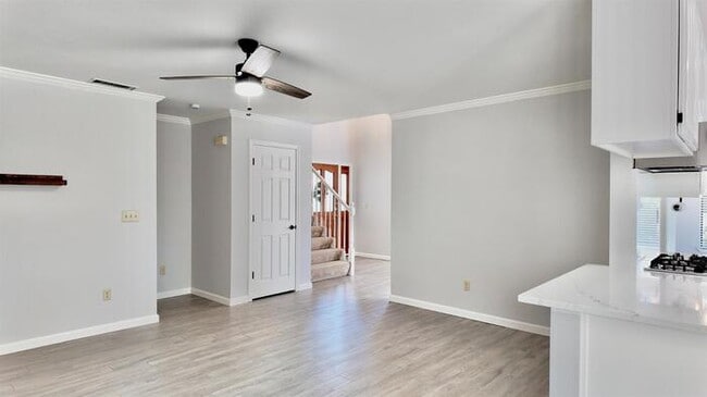 Photo - 102 Davis Ct