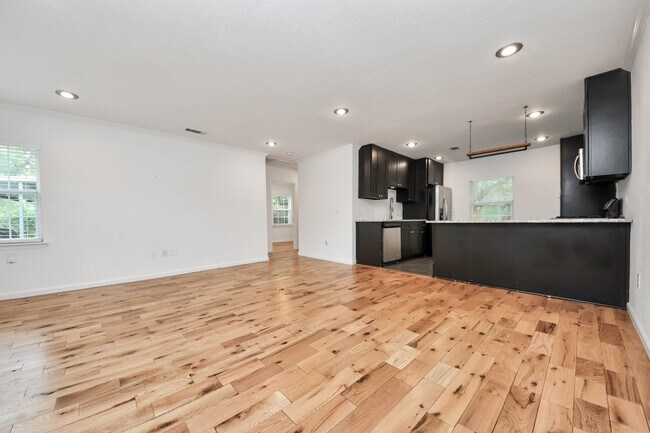 Photo - 5118 Ditmas Ln