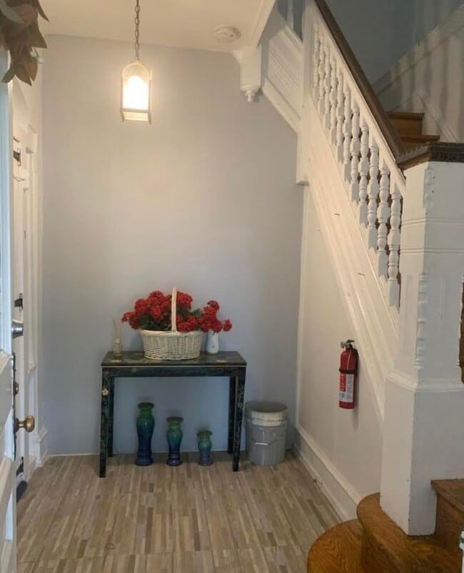 Building Photo - 80 W La Crosse Ave