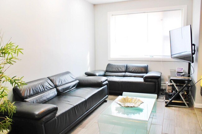 Photo - 1456 44th St Unit 1