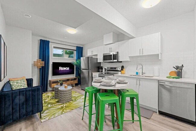 Photo - 15803-15897 97 Ave NW Unit ID1308602P