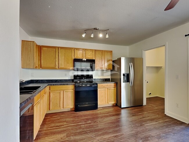 Photo - 2444 E Gleneagle Dr