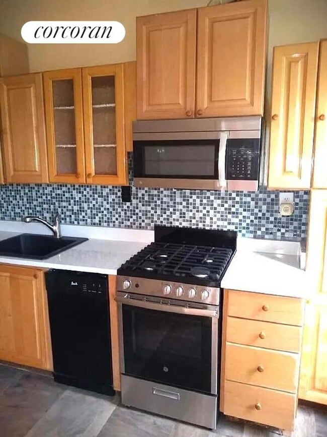 Photo - 530 Carlton Ave