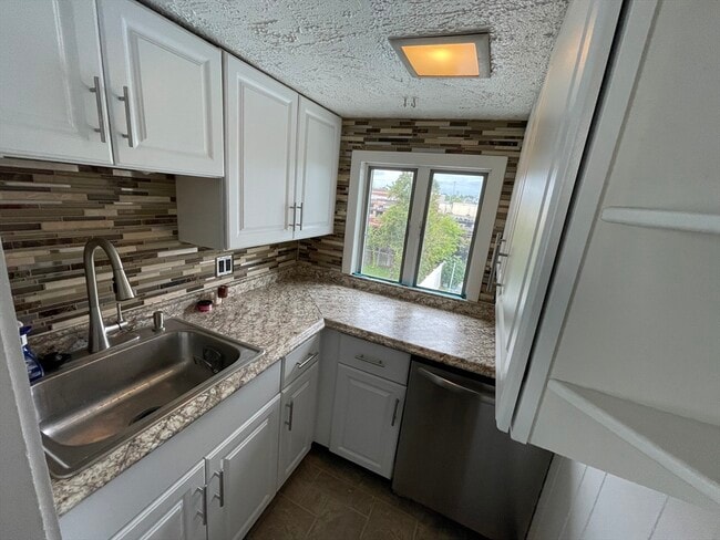 Photo - 25 Hanover St Unit 2
